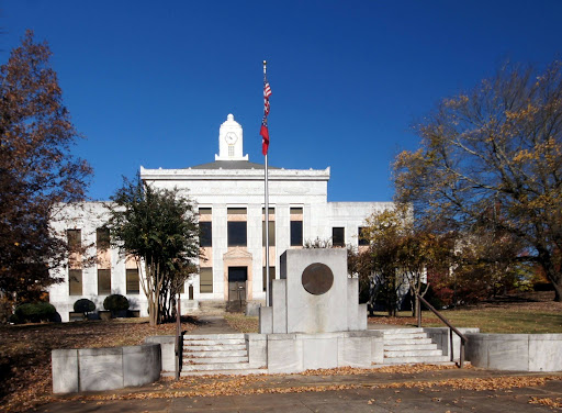  Old picture of Old Hall County Courthouse on Roosevelt Square in downtown Gainesville, Georgia